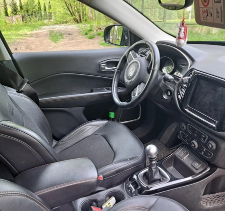 Jeep Compass cena 85000 przebieg: 78000, rok produkcji 2019 z Katowice małe 16